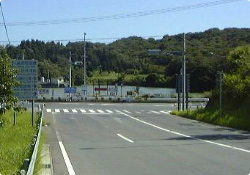 写真：美浜I.Cで降りた際の出口信号。目の前に吉田池があります。